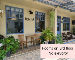Achcha hotel - itsaraphap MRT station - Wat Arun